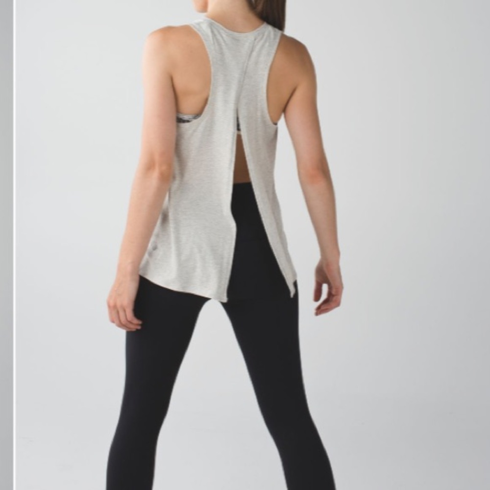 Lululemon The Nook Tank
Heathered Light Grey